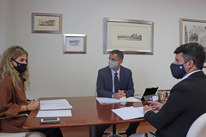 Ana Mestre con el alcalde de Barbate