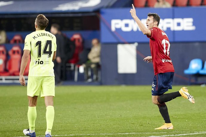 Budimir celebra su gol ante el Atlético de Madrid en LaLiga Santander 2020-2021