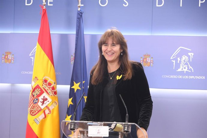 La portavoz de JxCat, Laura Borrás, en una rueda de prensa en el Congreso de los Diputados, en Madrid.