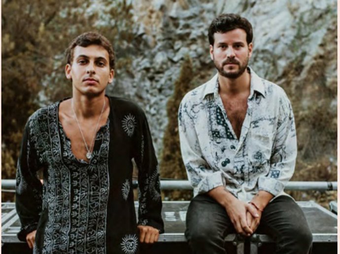 Antón Carreño y Willy Bárcenas, guitarrista y vocalista del grupo Taburete