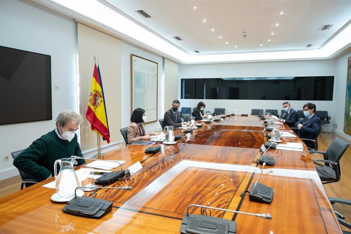 El presidente del Gobierno, Pedro Sánchez, preside la reunión del Comité de Seguimiento del Coronavirus, en el Complejo de la Moncloa, Madrid (España), a 19 de noviembre de 2020. A la reunión también han asistido, entre otros, el ministro de Sanidad, Sa
