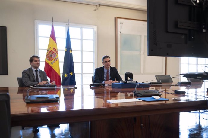 El presidente del Gobierno, Pedro Sánchez, durante la videoconferencia con los miembros del G20, el foro que reúne a las 19 economías más ricas con algunos de los principales países emergentes, más la Unión Europea. Sánchez ha asegurado que lo que busca