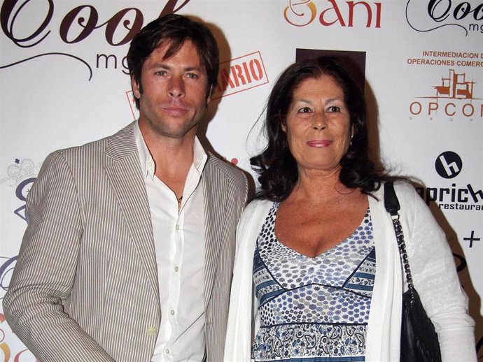PRIMER ANIVERSARIO REVISTA COOL