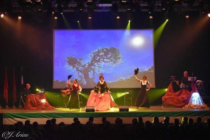 La artista Rosario Abelaira actúa este sábado en Villar de Plasencia