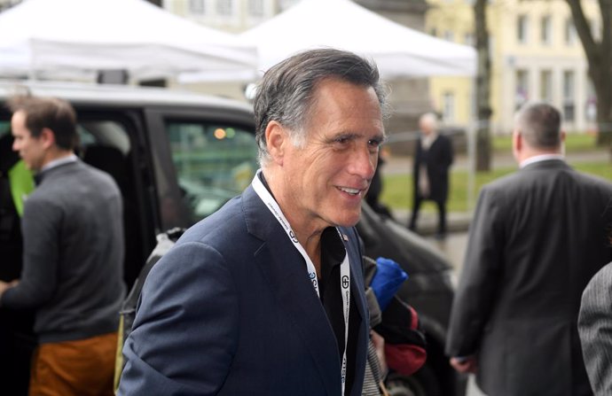 14 February 2020, Bavaria, Munich: United States Senator from Utah Mitt Romney arrives at the Hotel Bayerischer Hof for the 56th Munich Security Conference. Photo: Felix Hrhager/dpa