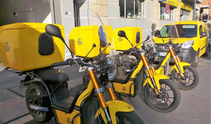 Motos eléctricas de Correos