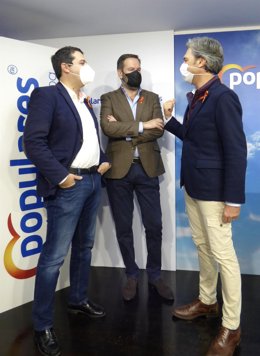 Adolfo Molina con José María Bellido y Andrés Lorite.