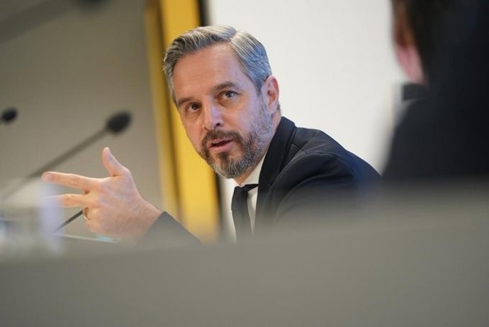 El consejero de Hacienda, Juan Bravo, este viernes durante su intervención en un acto organizado por la Cadena Ser.