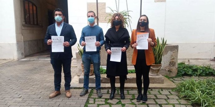 Camiña tras registrar junto al resto de partidos de la oposición una solicitud de documentación para pedir copia de todos los expedientes llevados a Fiscalía y los juzgados por abusos a menores.