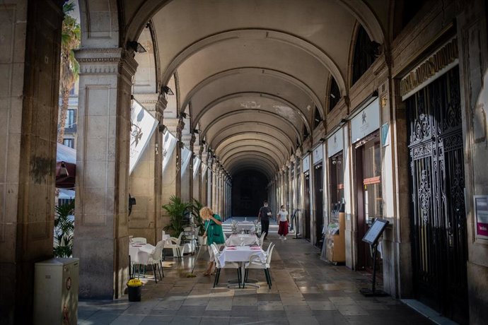 Terraza de un bar vacía en Barcelona, Cataluña (España) a 14 de octubre de 2020. 