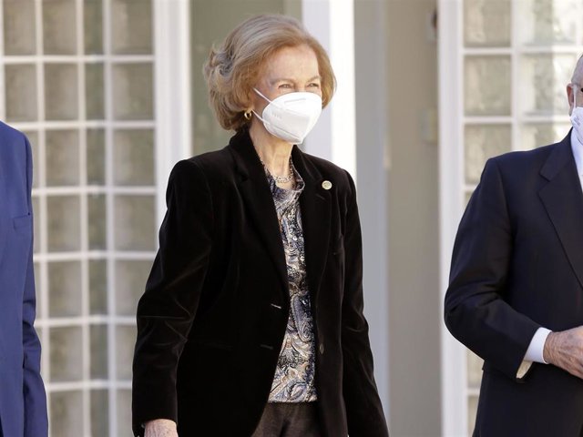 La Reina Sofía llevaba tres semanas sin aparecer en público y hoy ha presidido una reunión en la Federación Española del Banco de Alimentos