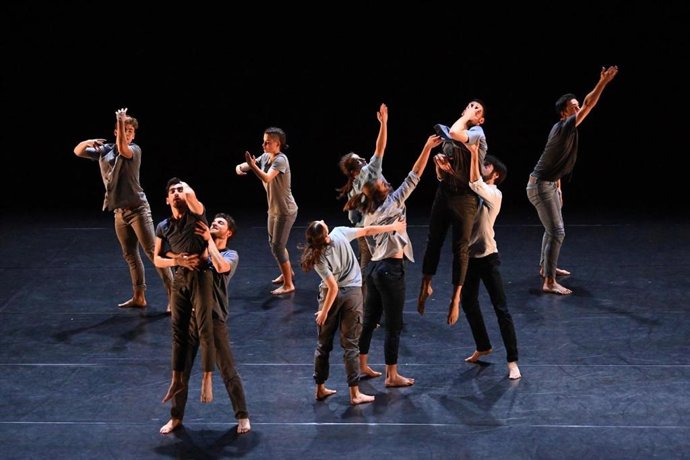 Momento de una coreografía de 'Bat'.