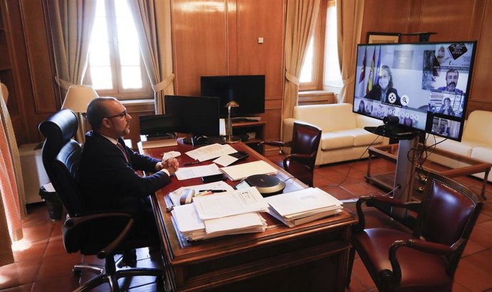 El presidente de las Cortes de C-LM participa en una jornada de infancia.