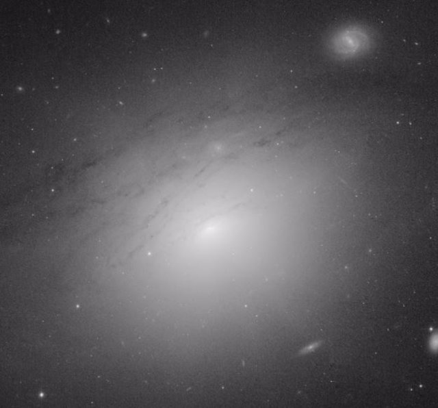 Imagen de la galaxia IC 5063