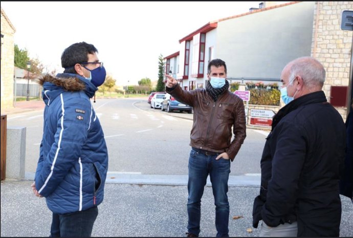 Luis Tudanca en su visita de este viernes a Carucedo (Burgos).