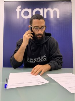 Miguel Ángel Chacón, uno de los voluntarios que trabaja en la FAAM