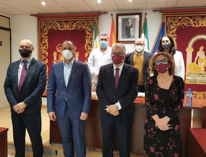 Visita de Gómez de Celis al Ayuntamiento de Bormujos