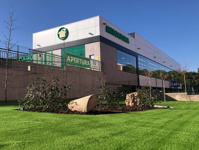 La tienda recién inaugurada ha supuesto una inversión de 4,5 millones de euros