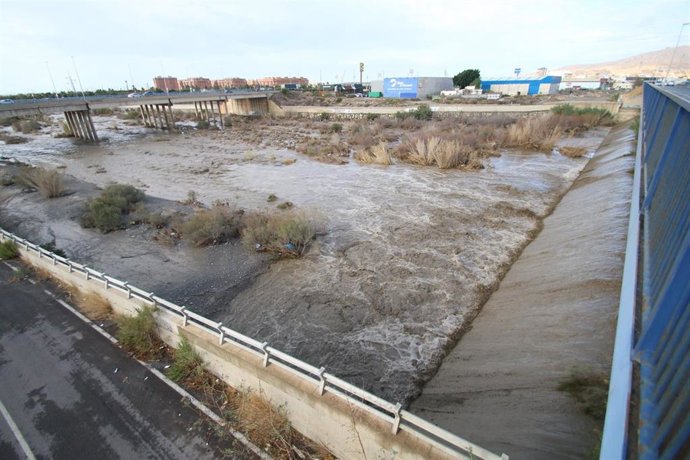 Imagen de la desembocadura del Río Andarax en Almería durante las lluvias torrenciales de septiembre de 2019.