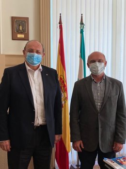 El presidente de la Autoridad Portuaria de Málaga, Carlos Rubio y el presidente de la Autoridad Portuaria de Melilla, Víctor Gamero