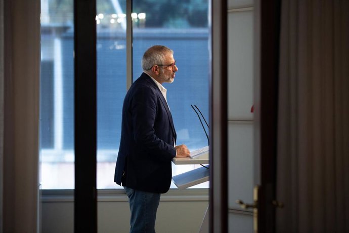 El líder de Cs en Catalunya, Carlos Carrizosa, interviene en una rueda de prensa convocada ante los medios, en Barcelona, Cataluña, (España), a 11 de noviembre de 2020. 