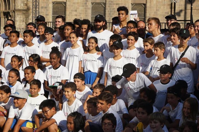 Endesa renueva con la Fundación Ricky Rubio para integrar jóvenes vulnerables a través del baloncesto