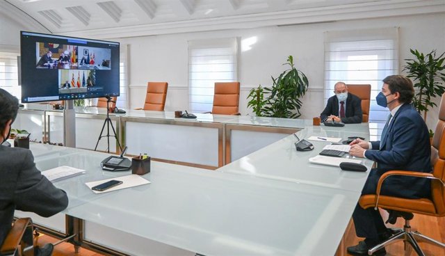 Fernández Mañueco preside la delegación de CyL que participa de forma telemática en la reunión con Aragón y Castilla-La Mancha ante la Comisión Europea.