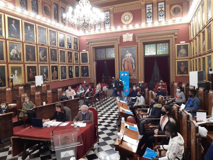 Celebración del Consejo de la Infancia en el Salón de Plenos del Ayuntamiento.