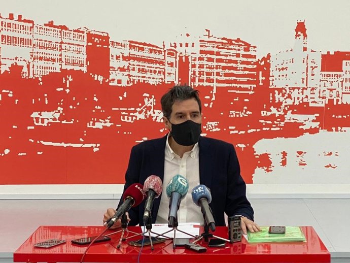 El vicesecretario xeral del PSdeG, Pablo Arangüena, en rueda de prensa