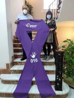 Lazo morado contra la violencia machista.