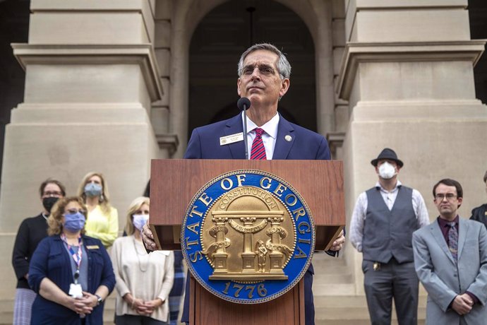 11 November 2020, US, Atlanta: Georgia Secretary of State Brad Raffensperger speaks during a press conference to announce the start of a hand recount of the November 3 presidential election during a briefing outside of the Georgia State Capitol building