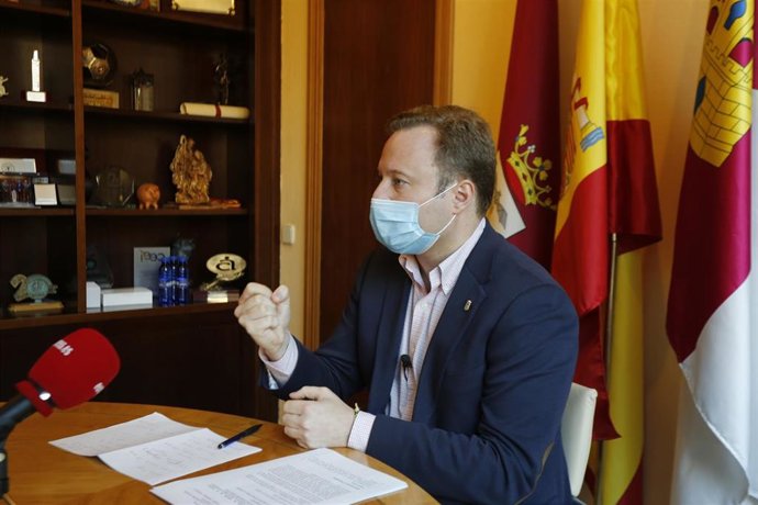 El alcalde de Albacete, Vicente Casañ, en entrevista con Europa Press
