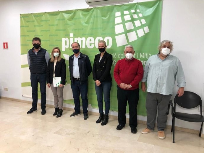 La coordinadora de Cs Baleares y portavoz del Grupo Cs en el Parlament, Patricia Guasp, junto a la portavoz del Grupo Cs en el Ayuntamiento de Palma, Eva Pomar, en la reunión con Pimeco.