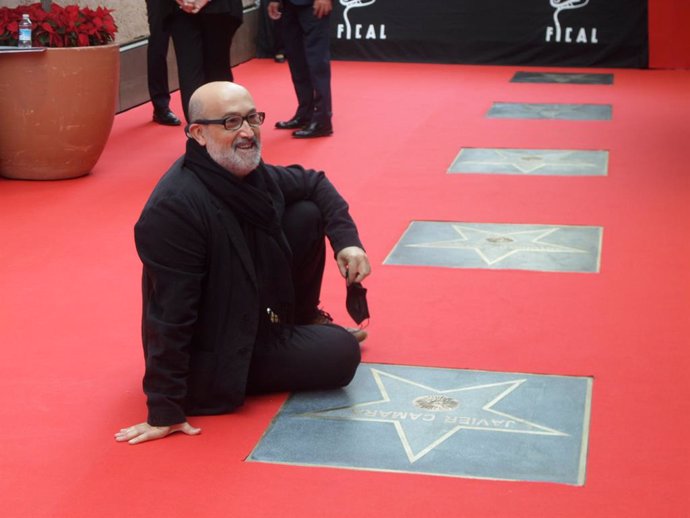El actor Javier Cámara descubre su estrella en el Paseo de la Fama de Almería