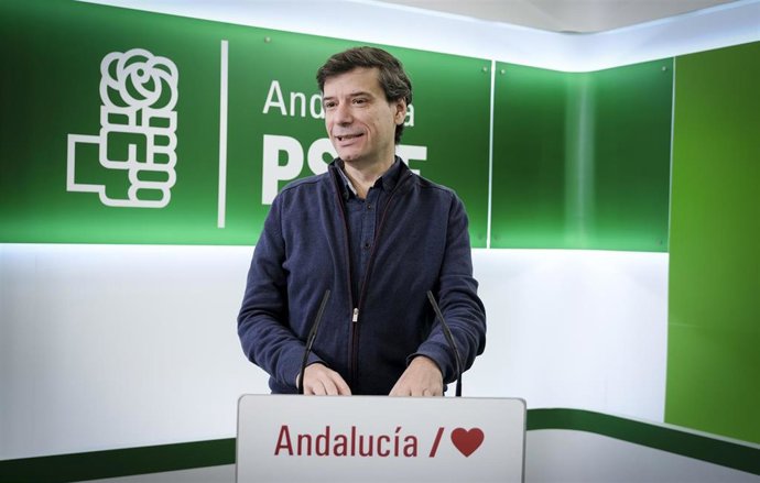 El portavoz de Presidencia del PSOE de Andalucía, Carmelo Gómez.