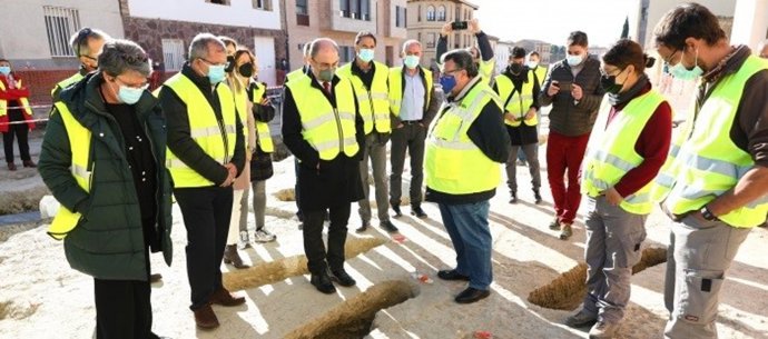 El presidente aragonés visita la necrópolis islámica de Tauste, una de las más antiguas y mejor conservada.