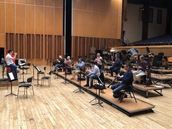 Músicos de la Orquesta Sinfónica del Principado de Asturias (OSPA) retoman la actividad con la grabación de 'La noche celta', este lunes en el Auditorio Príncipe Felipe de Oviedo.