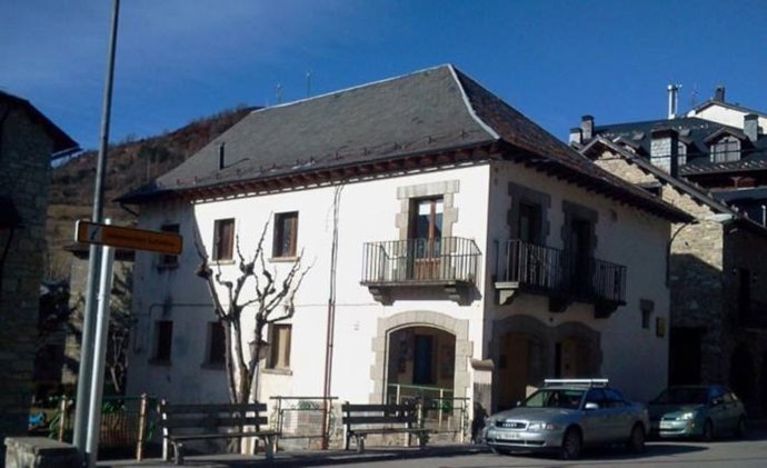 La Diputación Provincial de Huesca pide que la futura Ley de Vivienda atienda la realidad del medio rural .