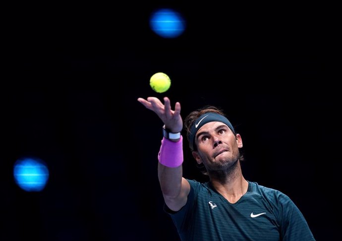 21 November 2020, England, London: Spanish tennis player Rafael Nadal in action against Russia's Daniil Medvedev during their men's singles group stage match of the ATP World Tour Finals tennis tournament at the O2 Arena. Photo: John Walton/PA Wire/dpa