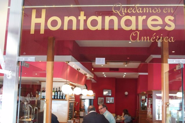 Cierra el histórico bar-cafetería Hontanares de avenida de América