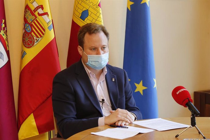 El alcalde de Albacete, Vicente Casañ, en entrevista con Europa Press
