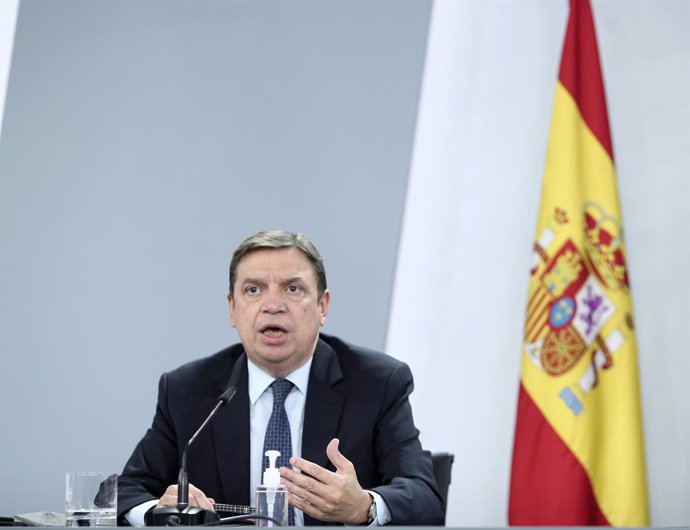 La ministro de Agricultura, Pesca y Alimentación, Luis Planas, comparece en rueda de prensa posterior al Consejo de Ministros en Moncloa, Madrid (España), a 3 de noviembre de 2020.