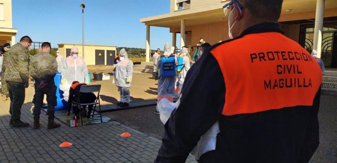Voluntarios de Protección Civil reciben formación para desinfectar de Covid-19 en la Base General Menacho.