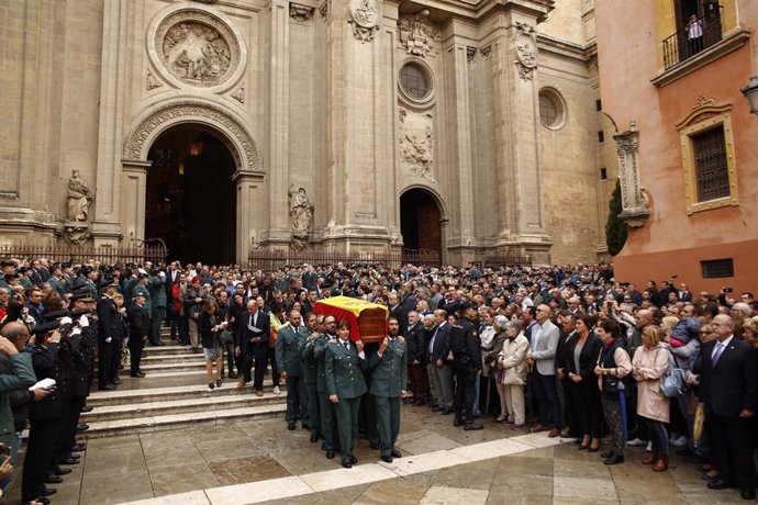 La catedral de Granada acogió la misa funeral por el guardia civil fallecido tras ser disparado en Huétor Vega en acto de servicio