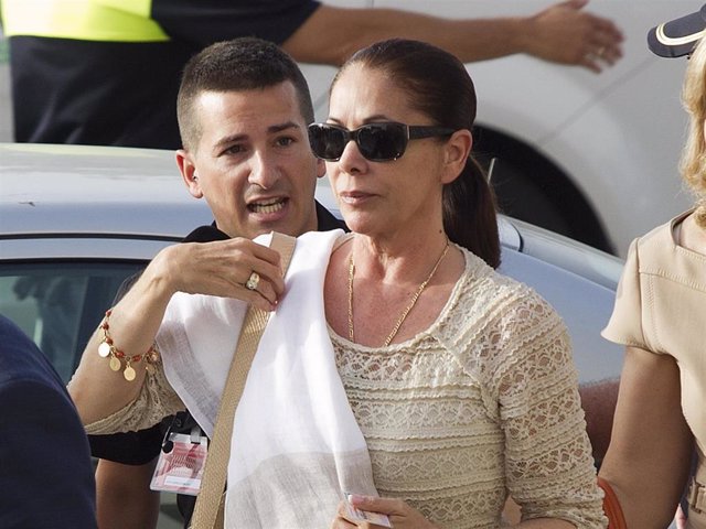 Spanish singer Isabel Pantoja arrives at the Malaga court on the first day of the trial for alleged money-laundering and embezzlement