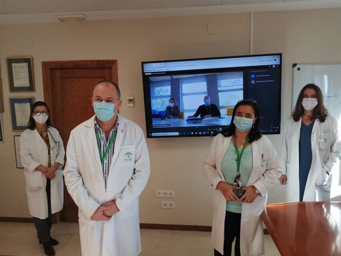 El Hospital Virgen de las Nieves inicia la Hospitalización Domiciliaria Neumológica para pacientes con EPOC.