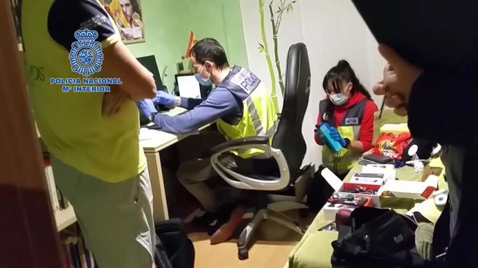 Detenen set pederastes en una operació contra la pornografia infantil a Internet