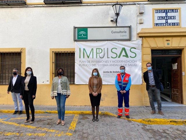 Visita al centro de salud de Lopera