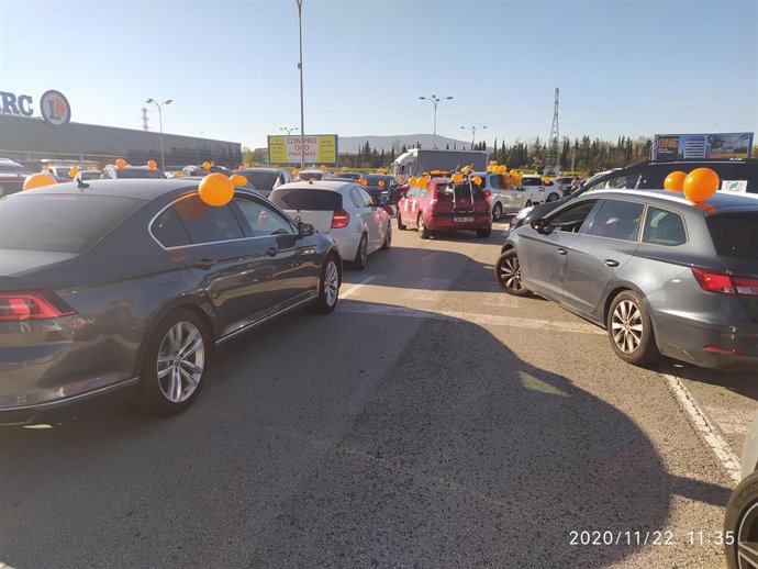 Manifestación de coches en Pamplona en contra de la 'Ley Celaá'