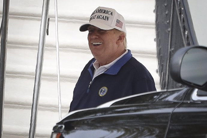 El presidente de Estados Unidos, Donald Trump, durante una de sus últimas escapadas para jugar al golf.